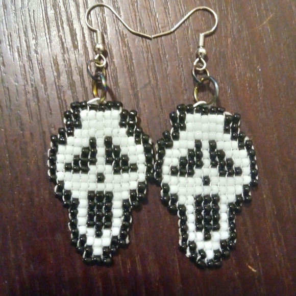 Handmade beaded Ghostface earrings - Picture 1 of 9
